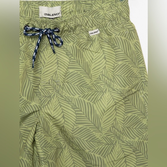 Boardwalk swim trunks - Picture 3 of 9